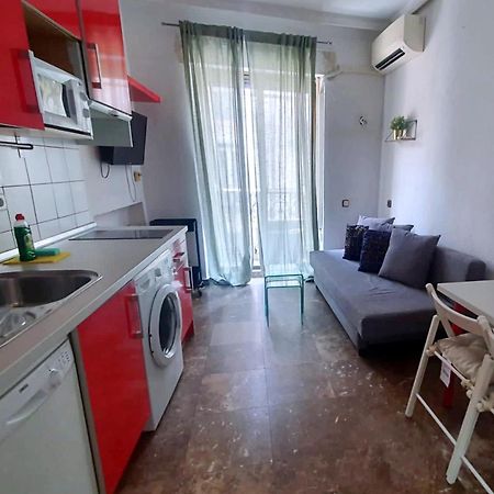 Apartamentos Econostay Fuencarral マドリード エクステリア 写真