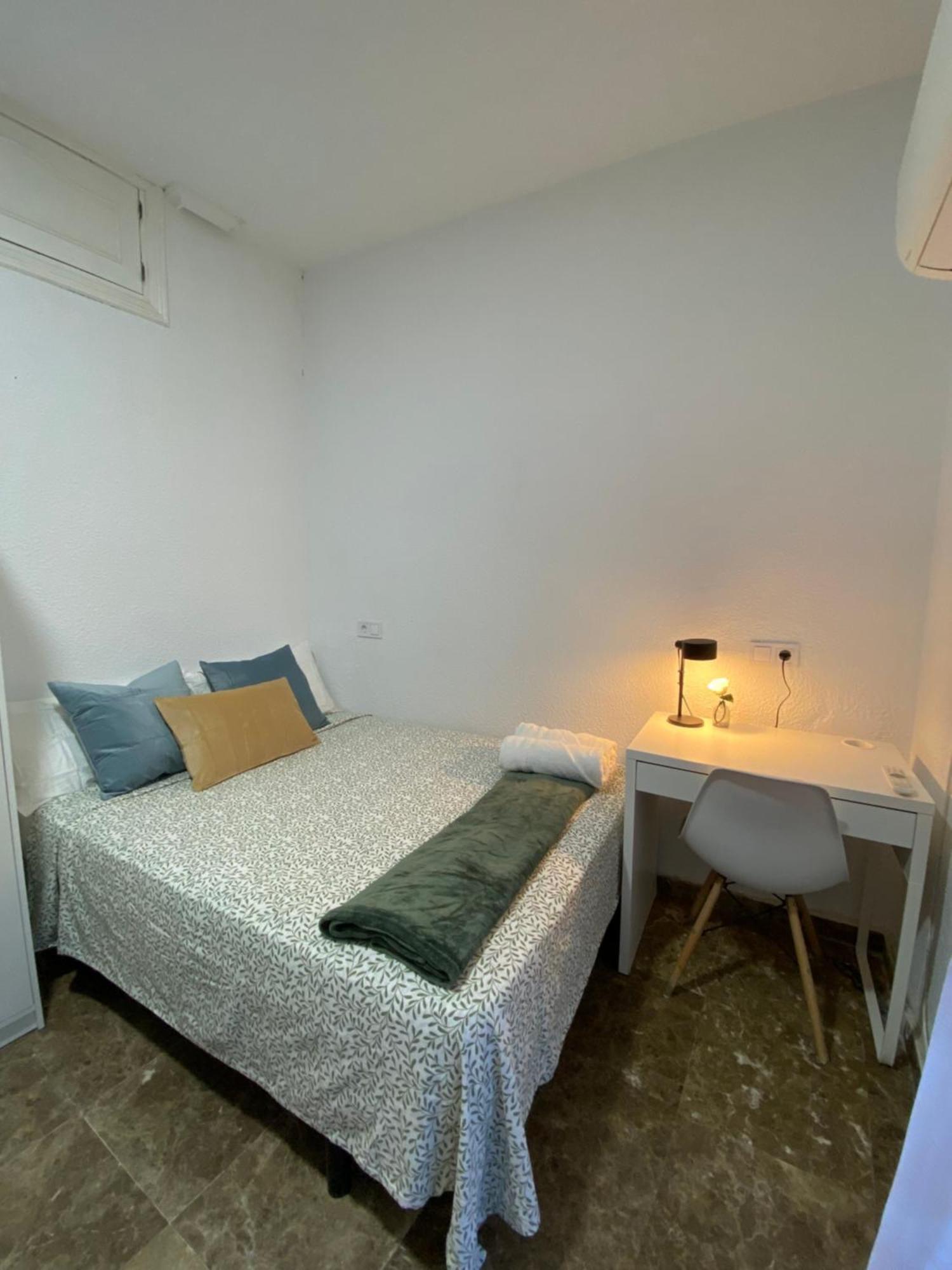 Apartamentos Econostay Fuencarral マドリード エクステリア 写真